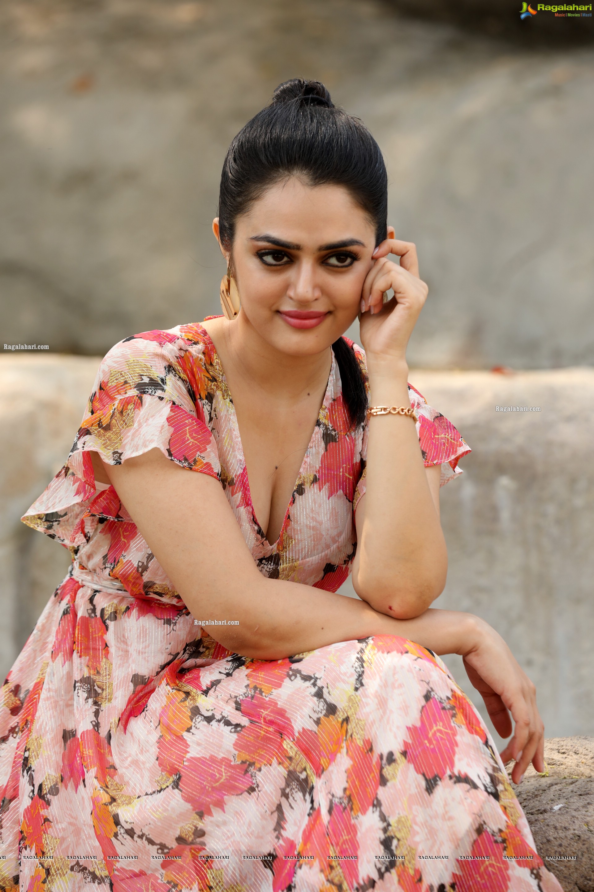 Lovely Singh at Gaali Sampath Movie Press Meet, HD Photo Gallery