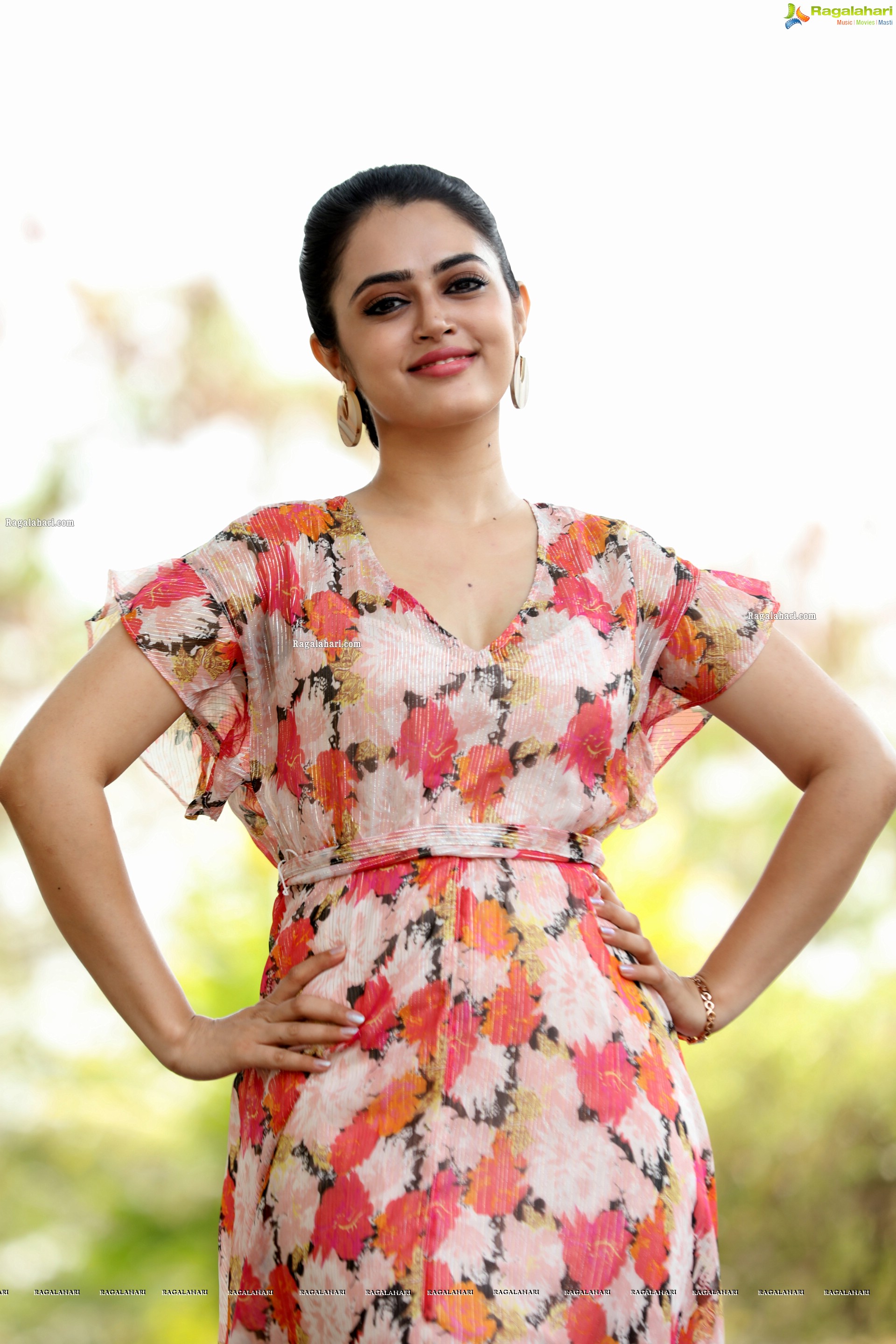 Lovely Singh at Gaali Sampath Movie Press Meet, HD Photo Gallery