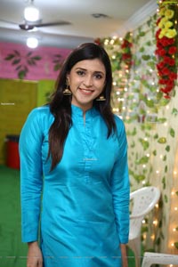 Mannara Chopra at Café 555 Season's 1st Haleem Launch