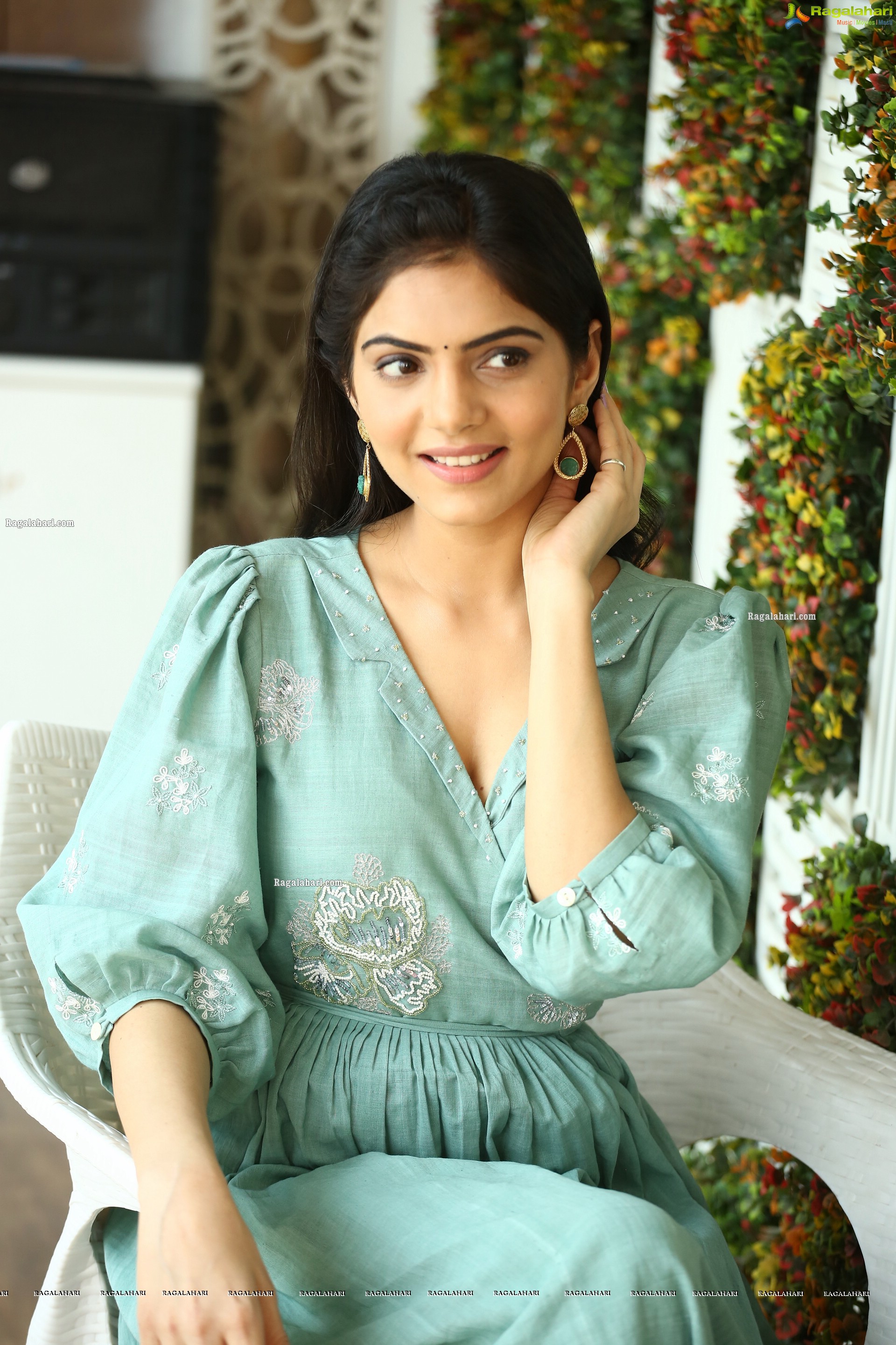 Misha Narang at Tellavarithe Guruvaram Interview, HD Photo Gallery