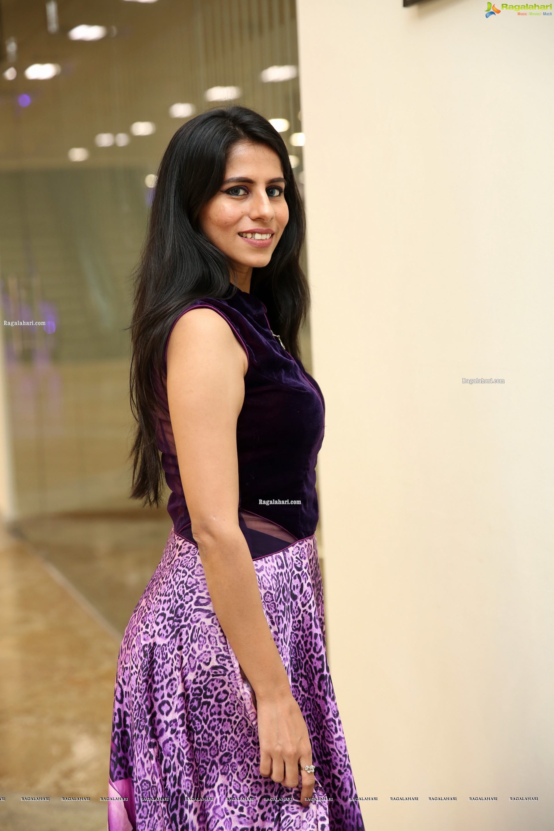 Nadia Hakani Latest Photoshoot Images, HD Photo Gallery