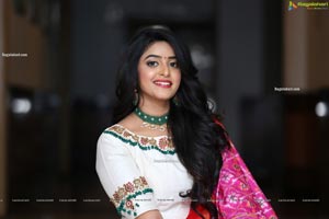 Nakshatra Trinayani HD Photo Gallery