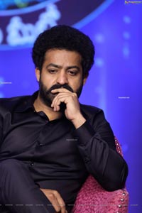 Jr NTR at Meelo Evaru Koteeswarudu Season 5 Press Meet