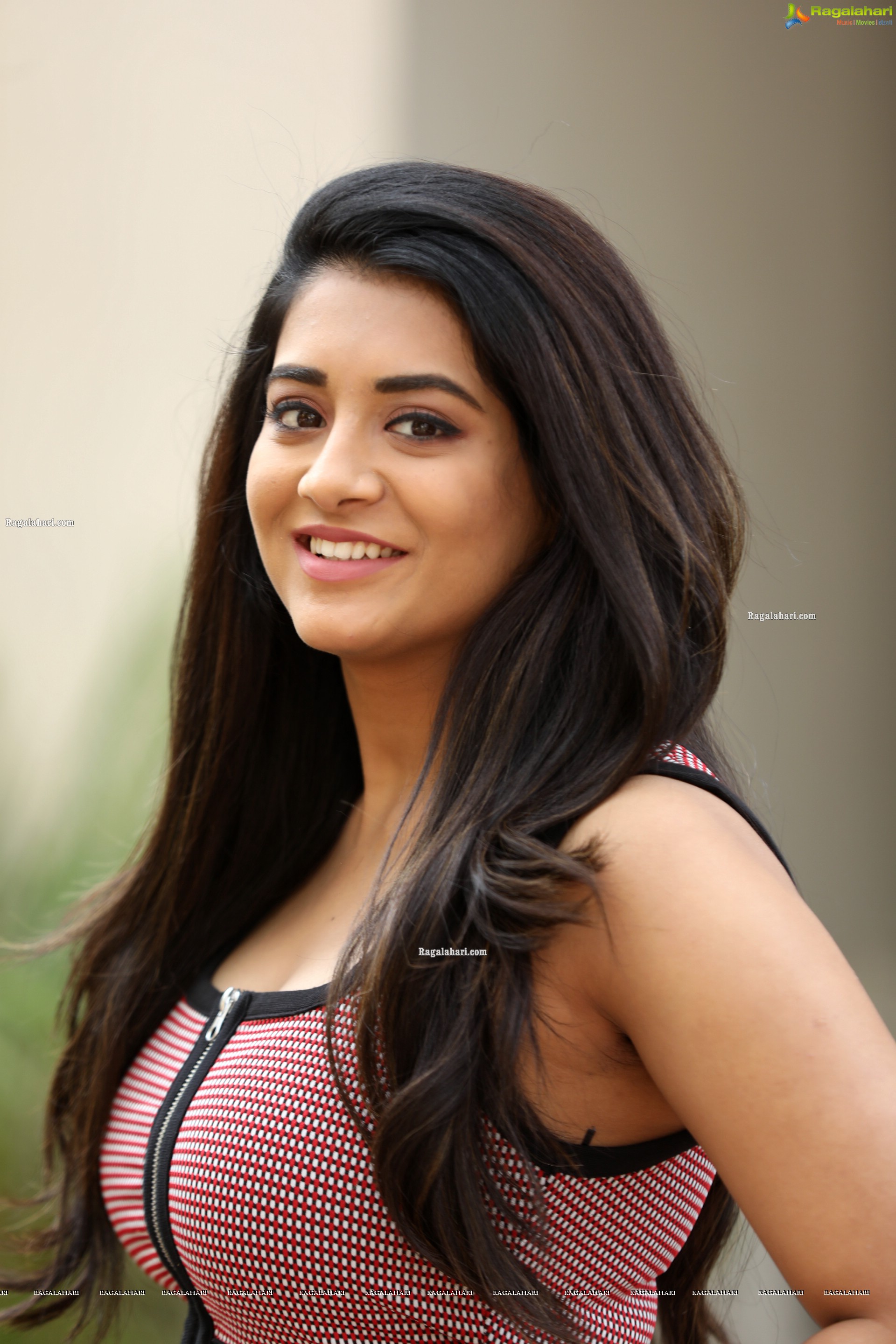 Rashi Singh at Sashi Movie Interview, HD Photo Gallery