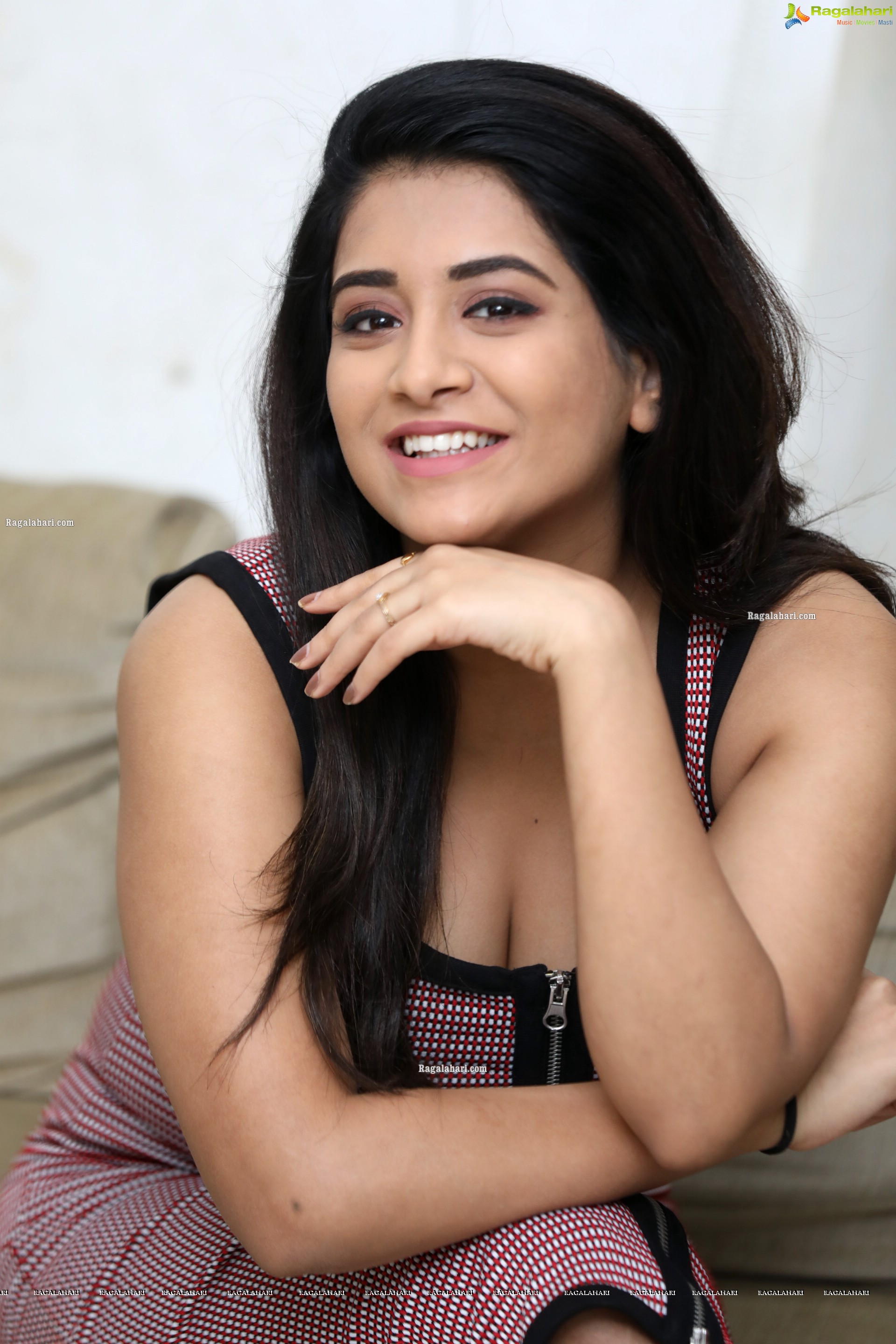 Rashi Singh at Sashi Movie Interview, HD Photo Gallery