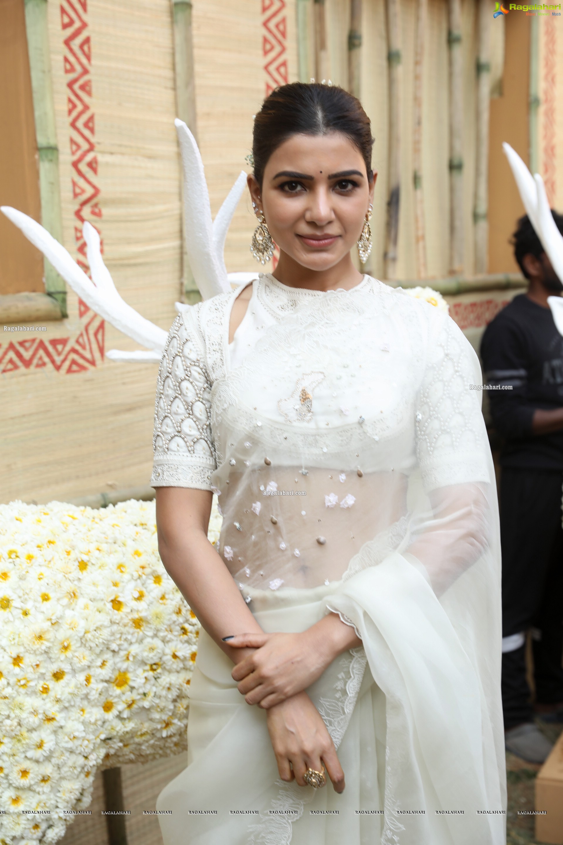 Samantha at Shakuntalam Movie Launch, HD Photo Gallery