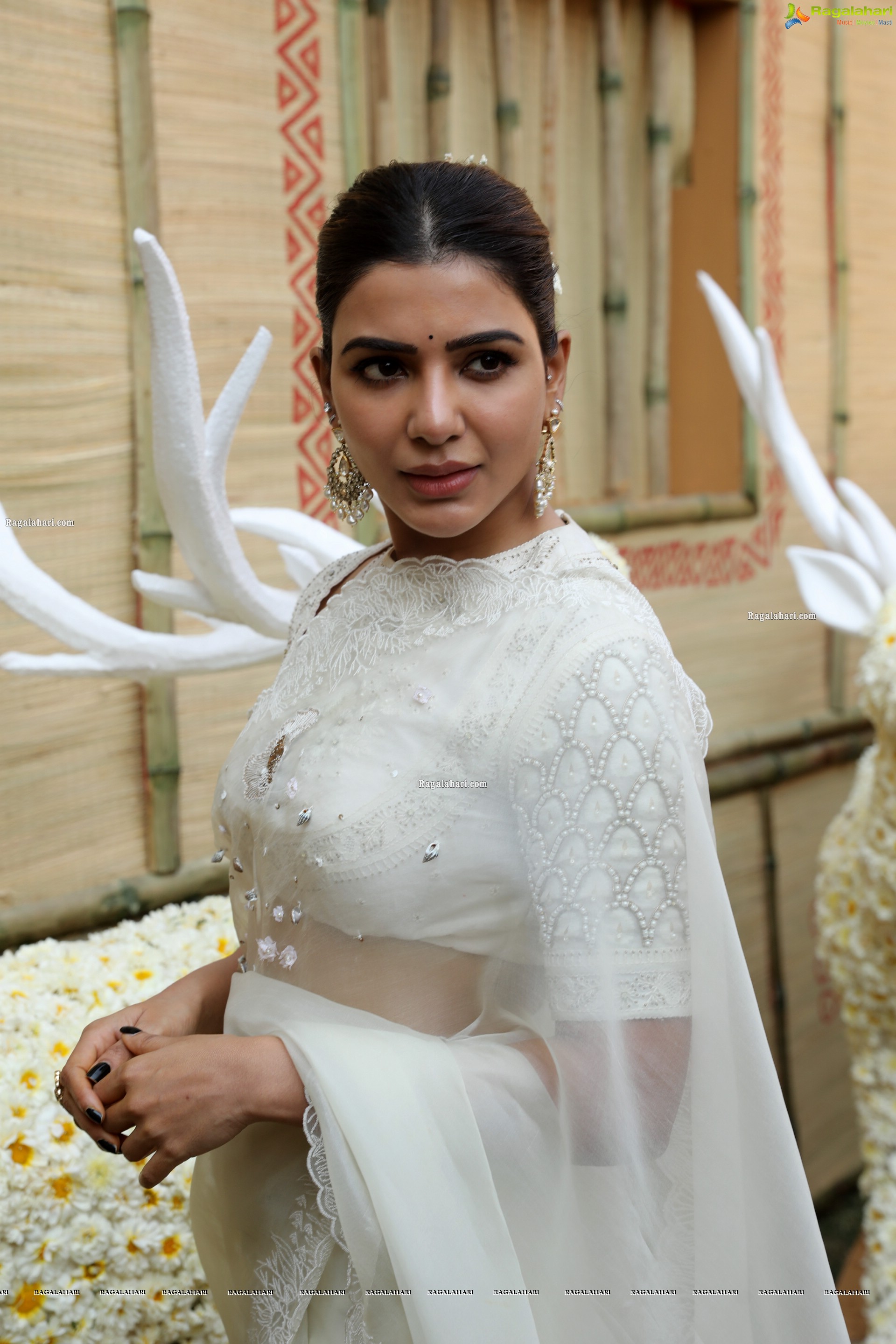 Samantha at Shakuntalam Movie Launch, HD Photo Gallery