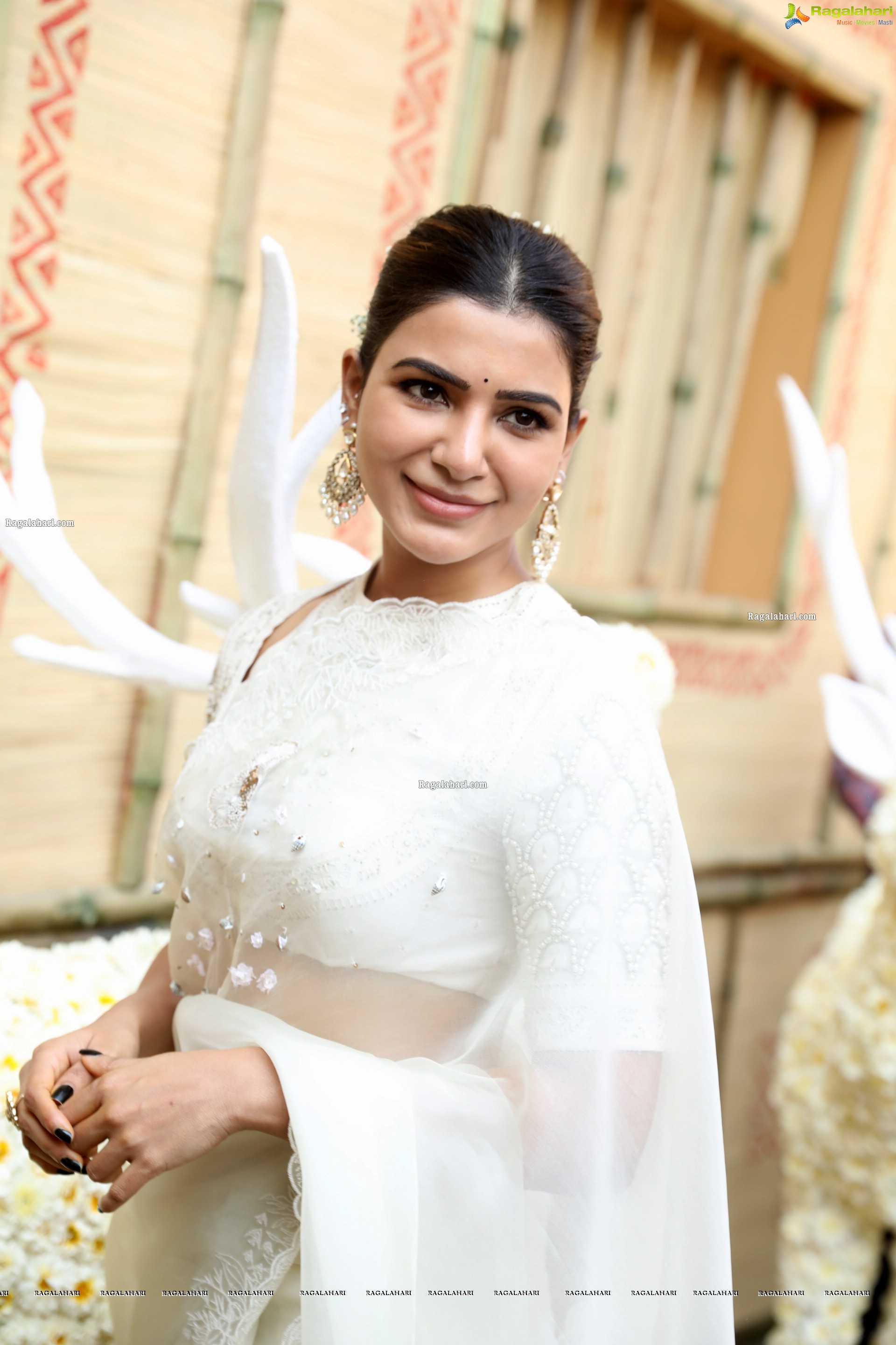 Samantha at Shakuntalam Movie Launch, HD Photo Gallery