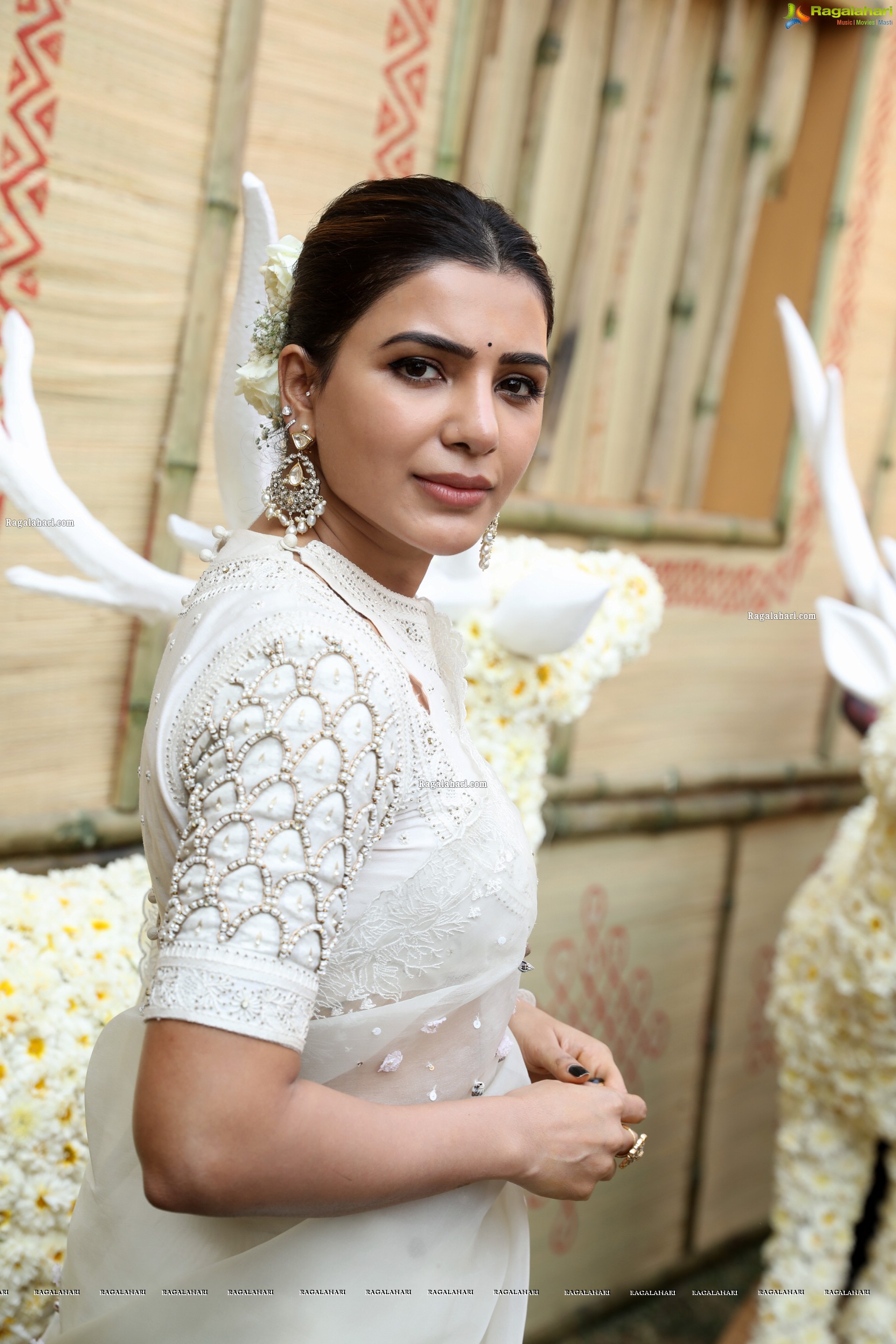 Samantha at Shakuntalam Movie Launch, HD Photo Gallery