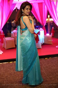 Shraddha Das in Sequin Saree at DIA 2021 Awards