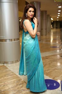 Shraddha Das in Sequin Saree at DIA 2021 Awards