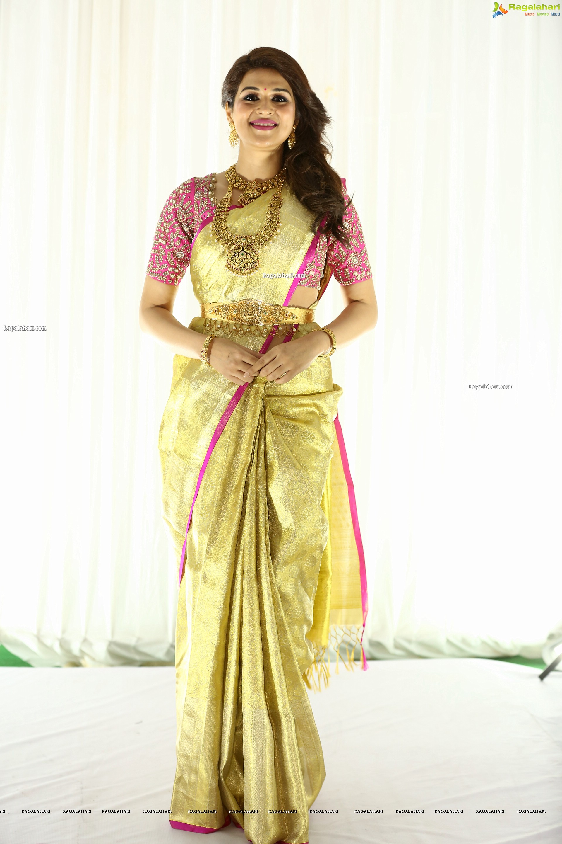 Shraddha Das in Traditional Attire, HD Photo Gallery