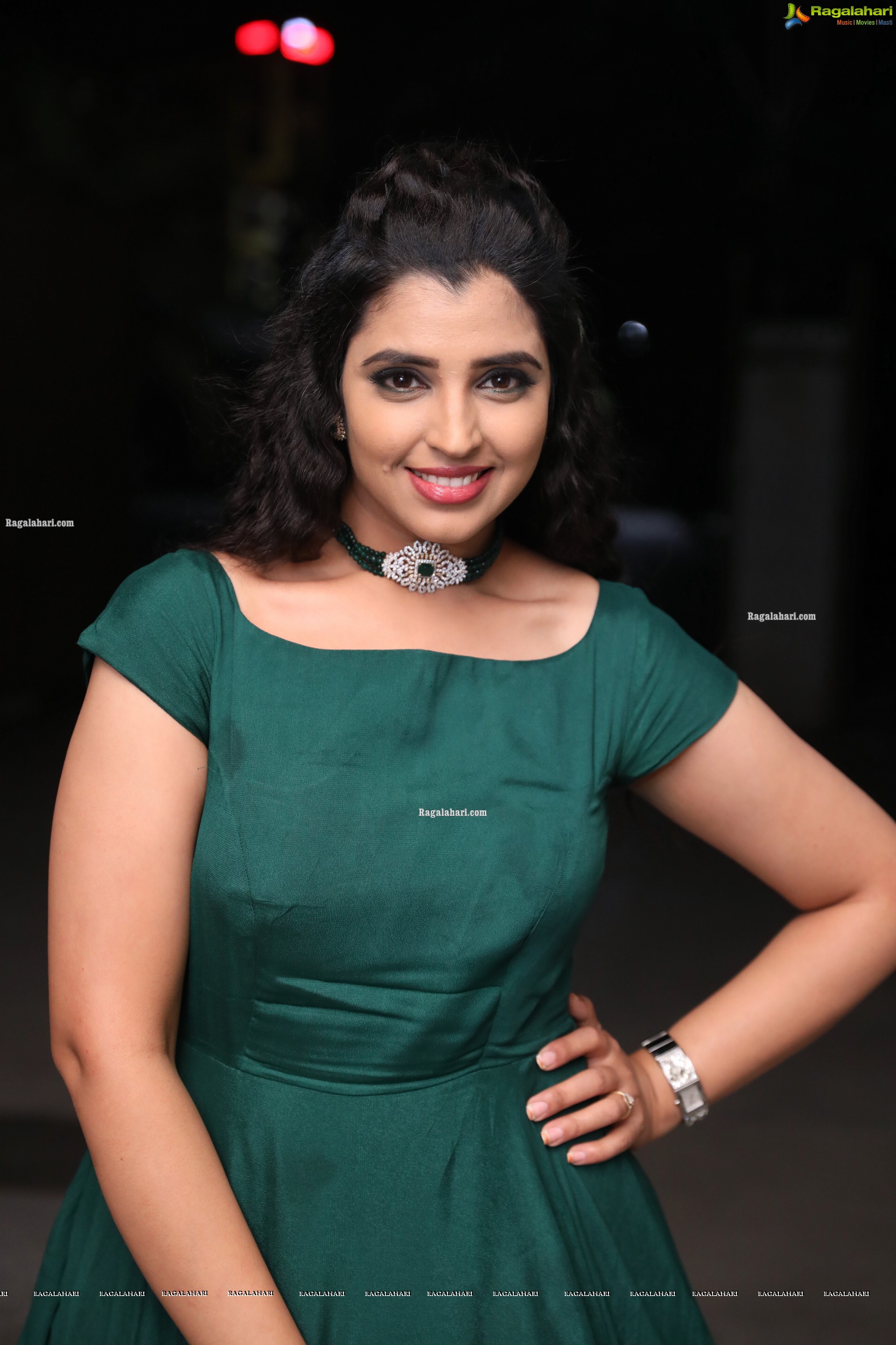 Shyamala at Gaali Sampath Movie Pre-Release Event, HD Photo Gallery