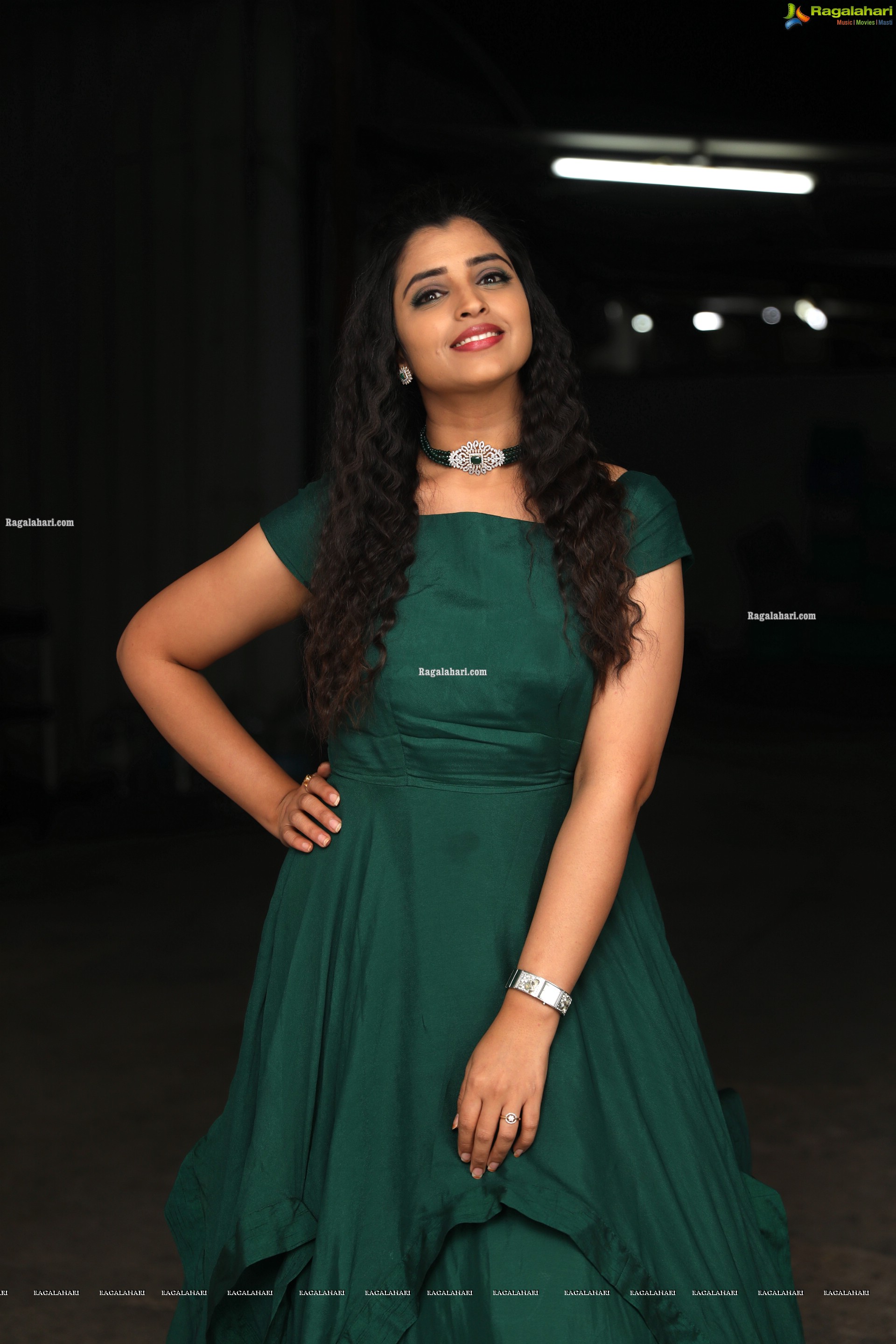 Shyamala at Gaali Sampath Movie Pre-Release Event, HD Photo Gallery