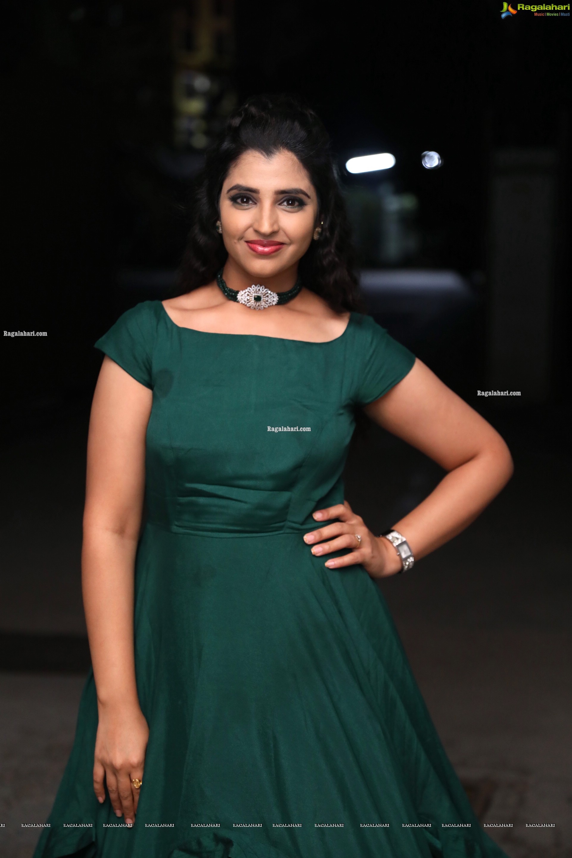 Shyamala at Gaali Sampath Movie Pre-Release Event, HD Photo Gallery