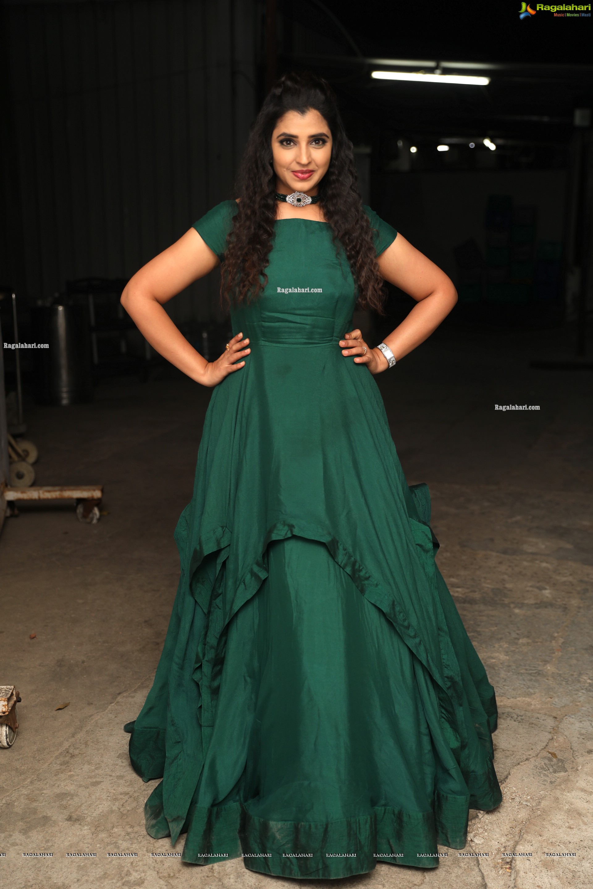 Shyamala at Gaali Sampath Movie Pre-Release Event, HD Photo Gallery