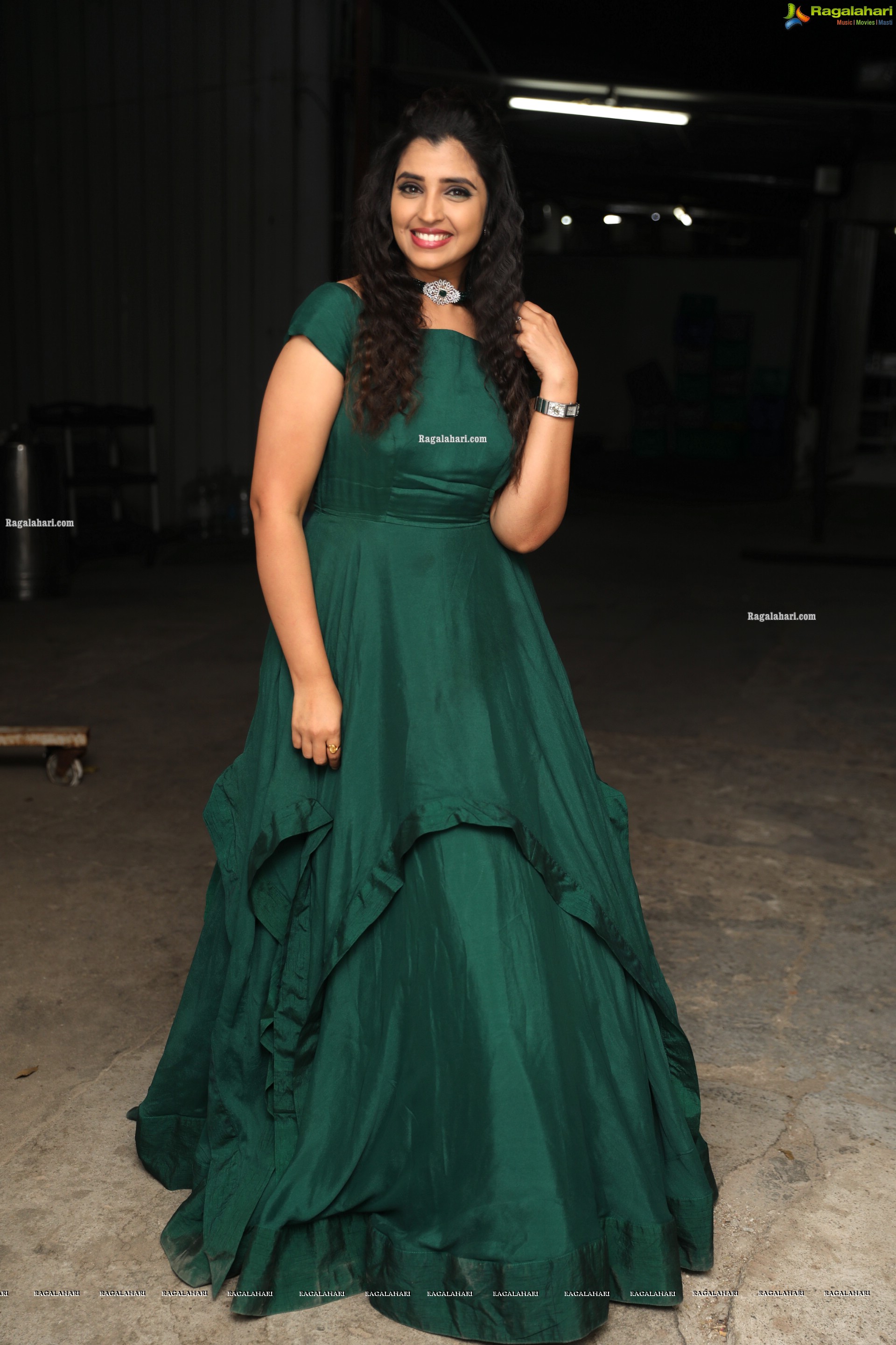 Shyamala at Gaali Sampath Movie Pre-Release Event, HD Photo Gallery