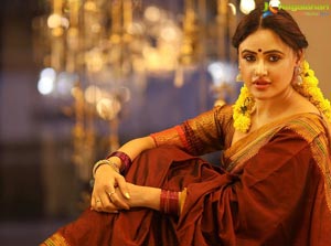 Sony Charishta Stills in Traditional Saree