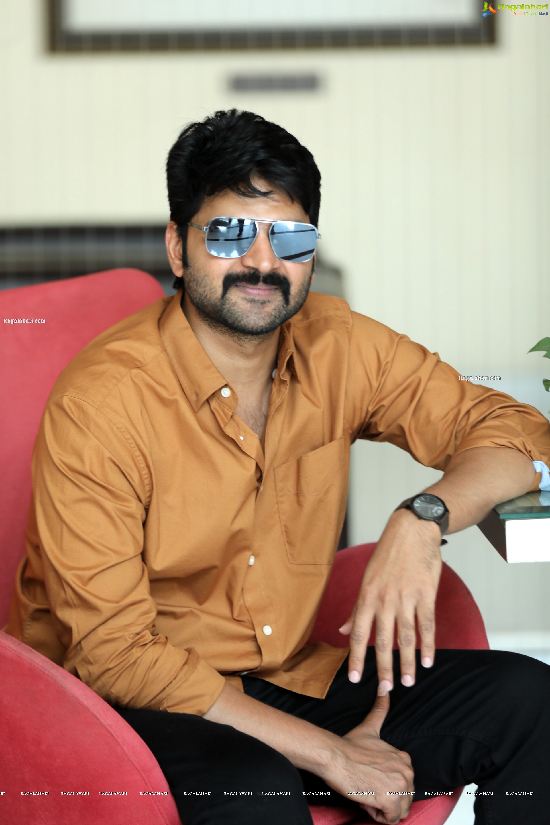 Sree Vishnu at Gaali Sampath Movie Interview, HD Photo Gallery