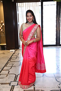 Chandini Gollapudi Poses With Jewellery