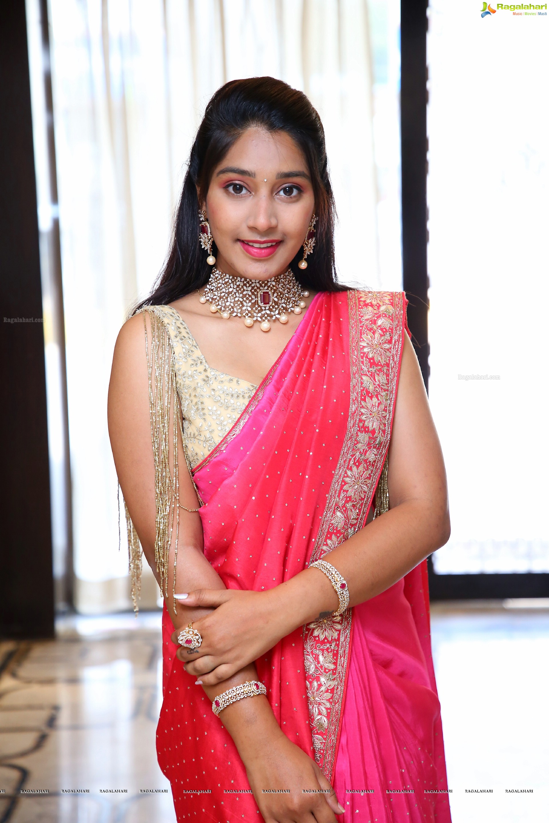 Chandini Gollapudi Poses With Jewellery, HD Photo Gallery