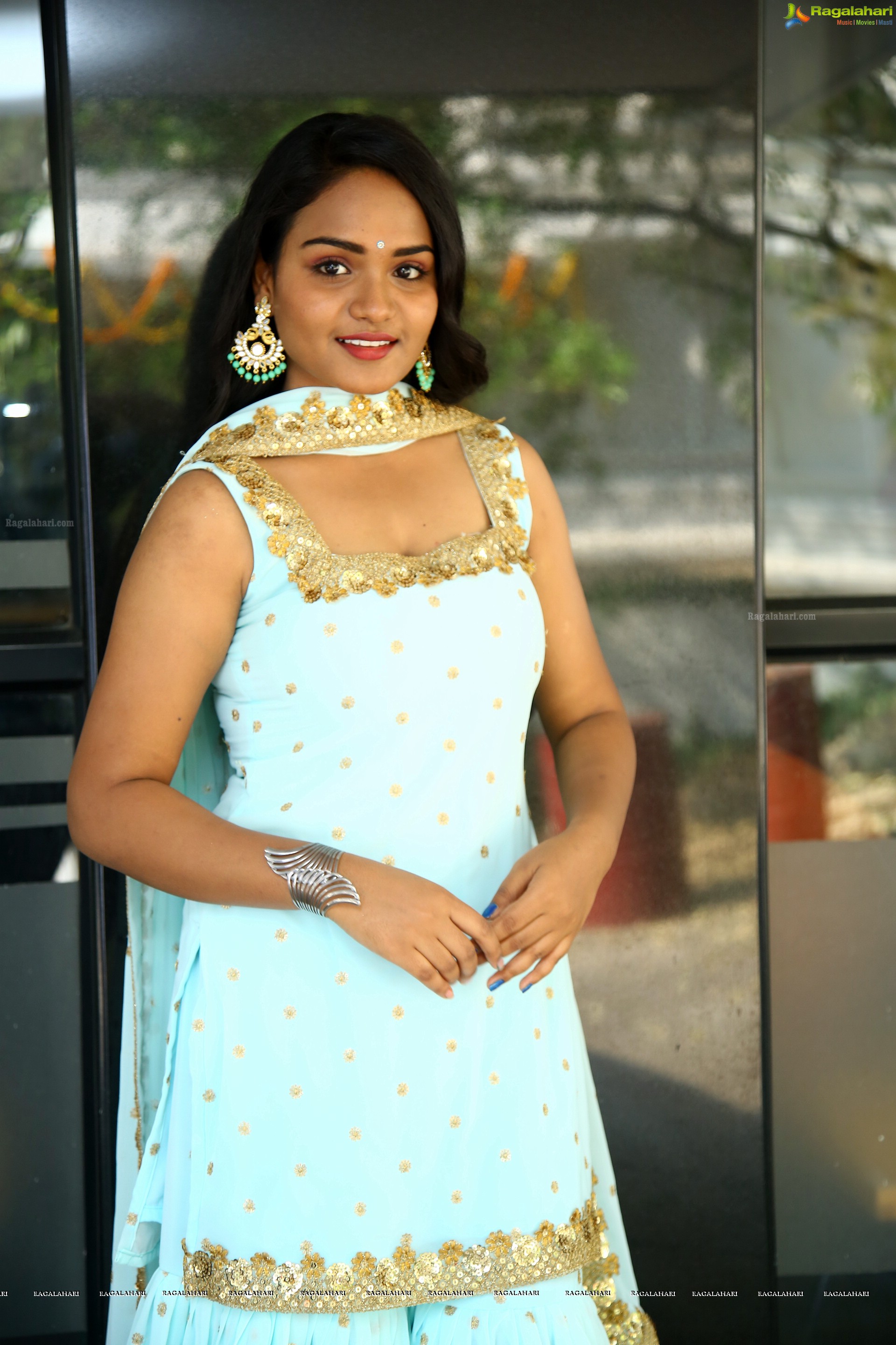 Madhu Priya at Amma Nanna Madhyalo Madhuravaani Movie Opening