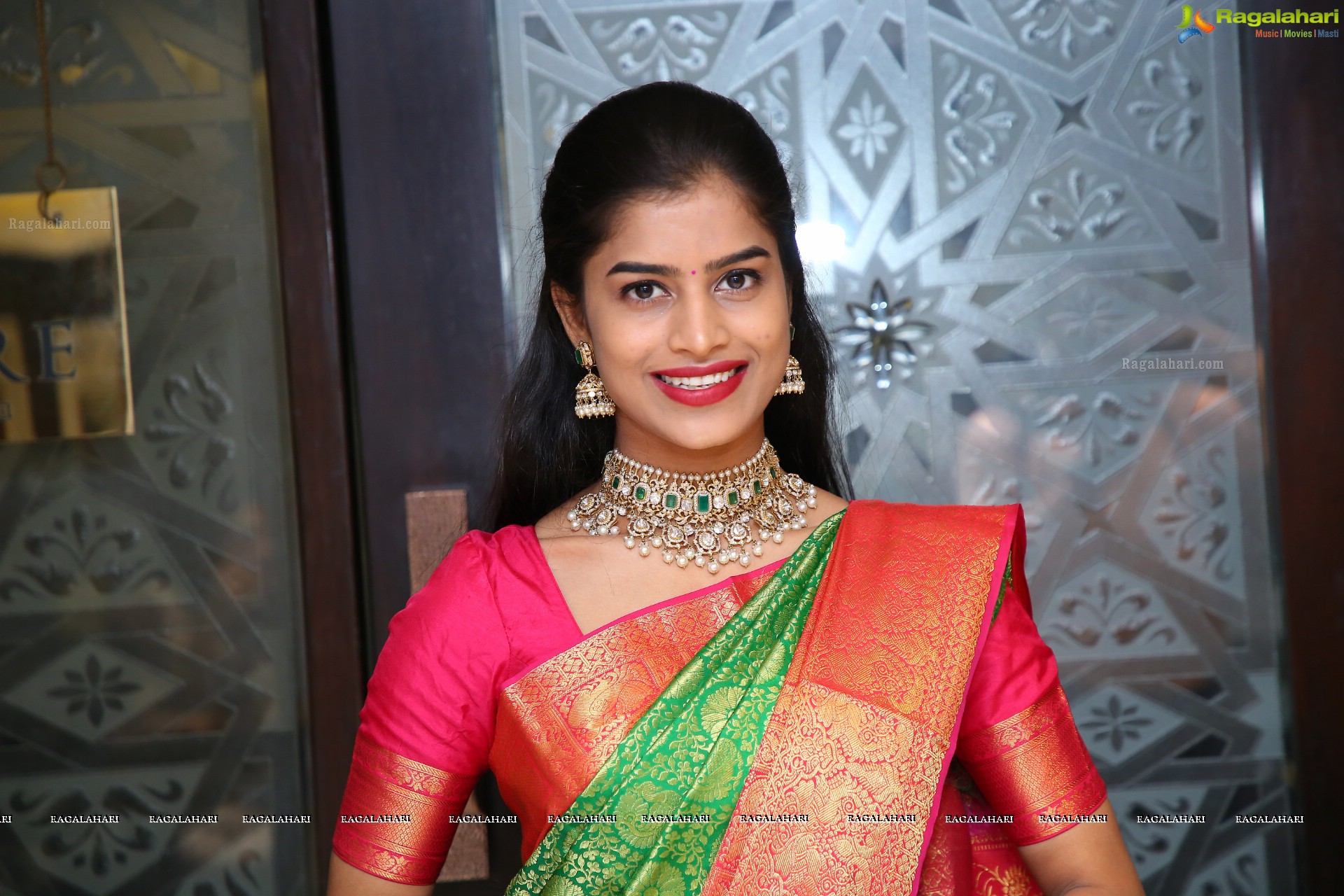 Srilekha Poses With Jewellery, HD Photo Gallery