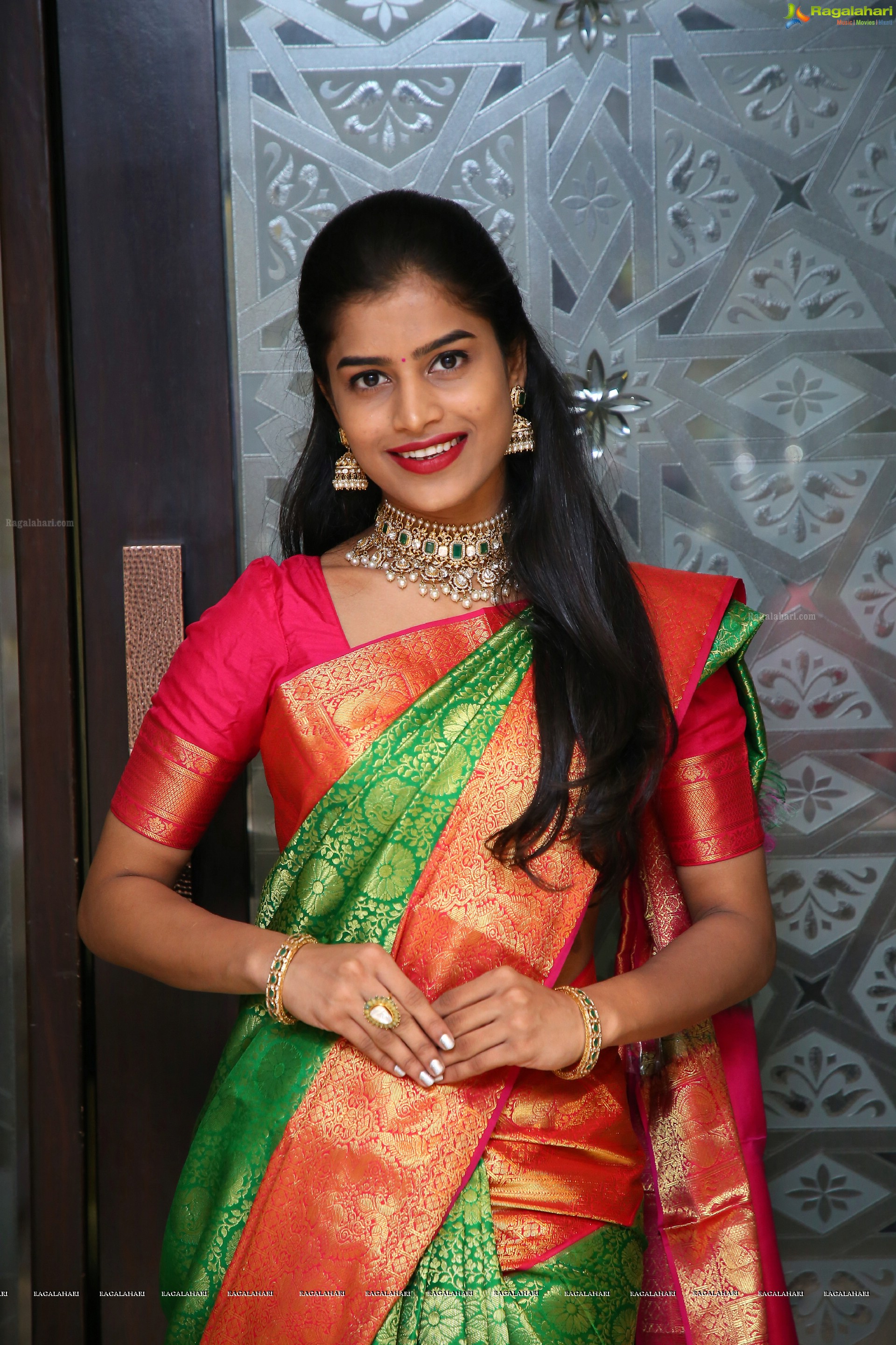 Srilekha Poses With Jewellery, HD Photo Gallery