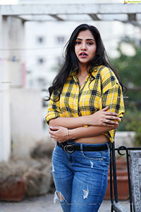 Palak Gangele in Howard Yellow Checks Shirt