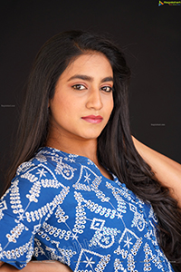 Yuktha in Blue Printed Top and Jeans