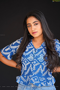 Yuktha in Blue Printed Top and Jeans