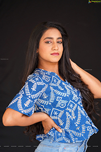 Yuktha in Blue Printed Top and Jeans