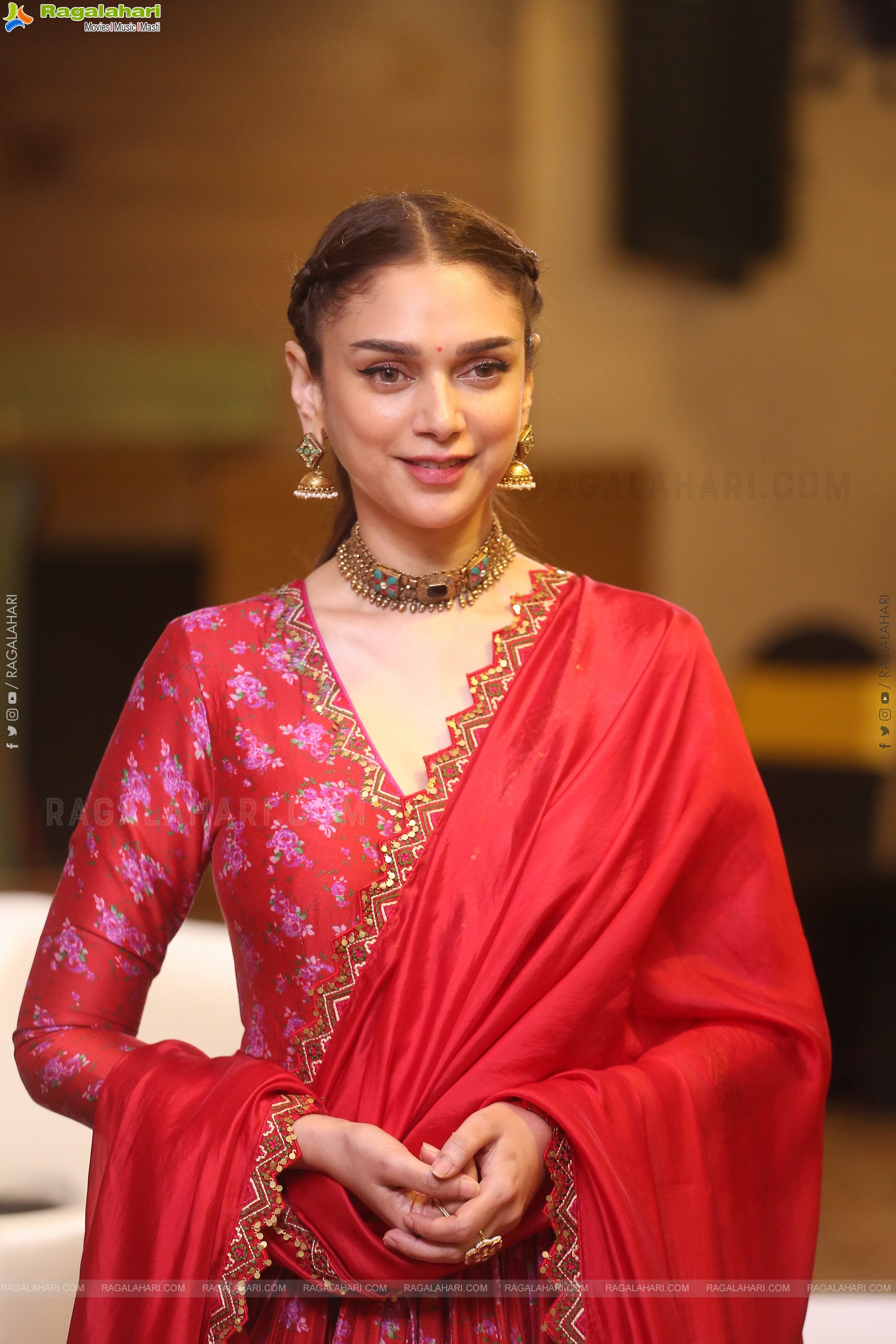 Aditi Rao Hydari at ZEE5's Taj-Divided By Blood, HD Gallery