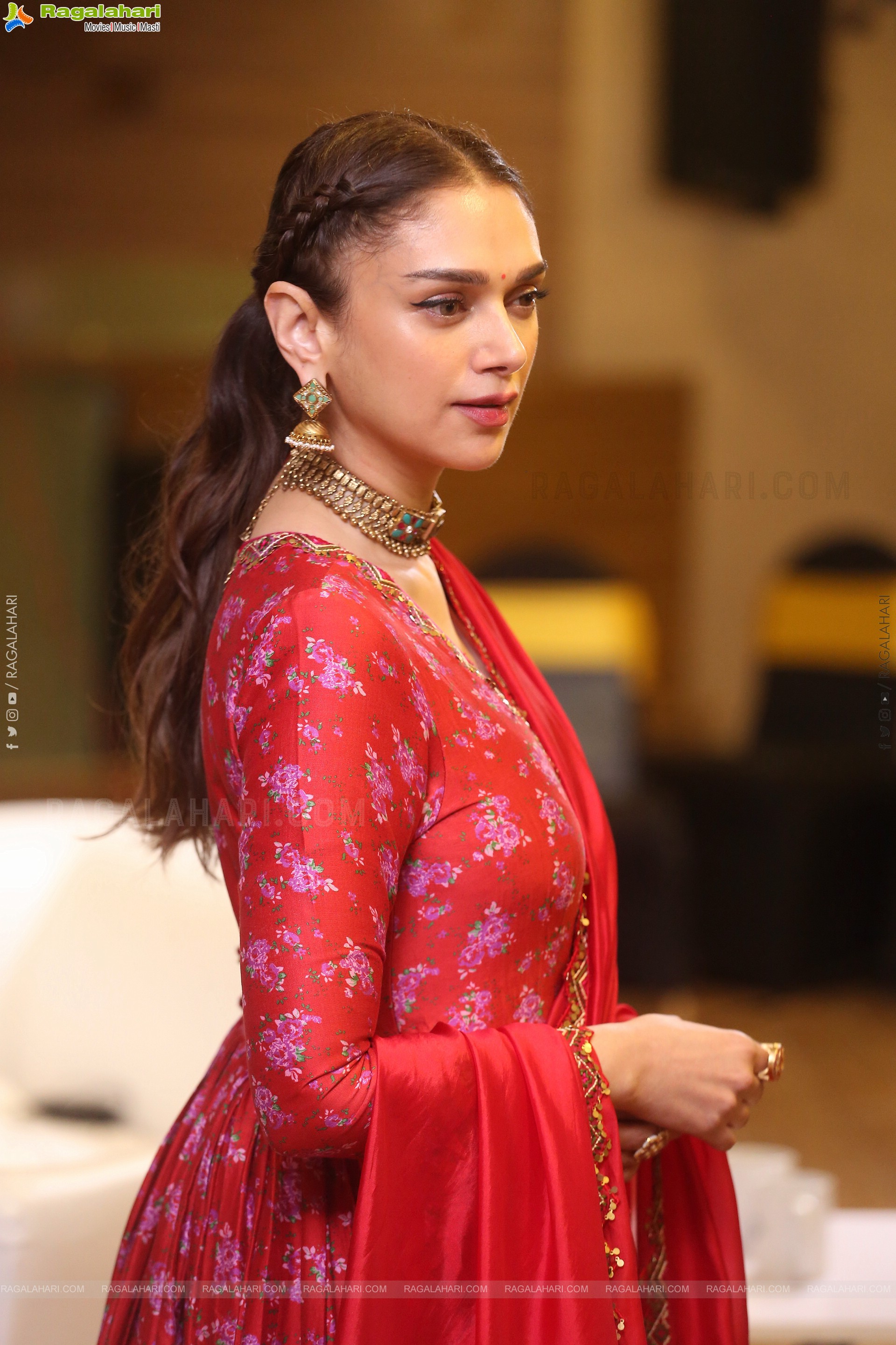 Aditi Rao Hydari at ZEE5's Taj-Divided By Blood, HD Gallery