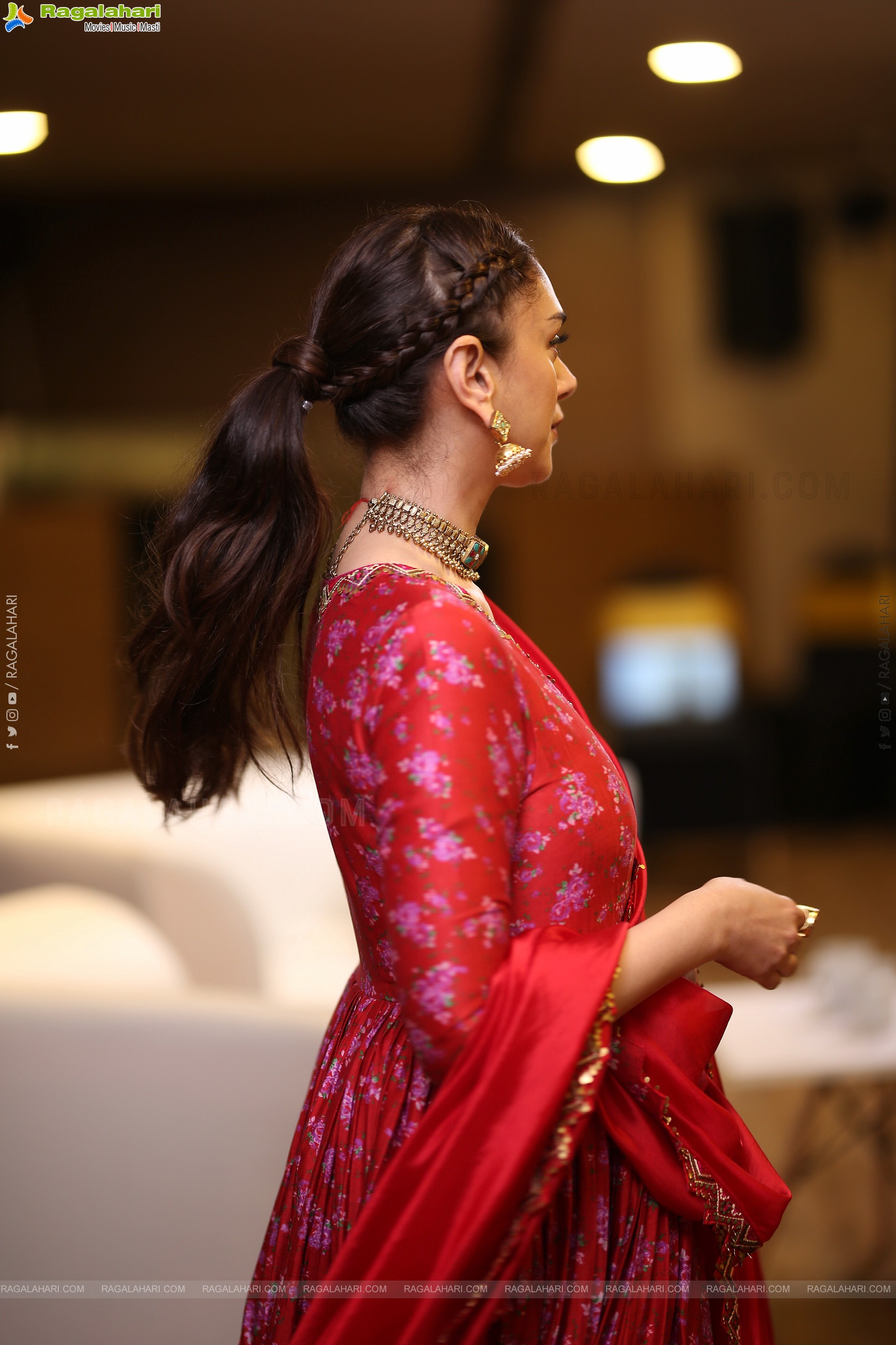 Aditi Rao Hydari at ZEE5's Taj-Divided By Blood, HD Gallery