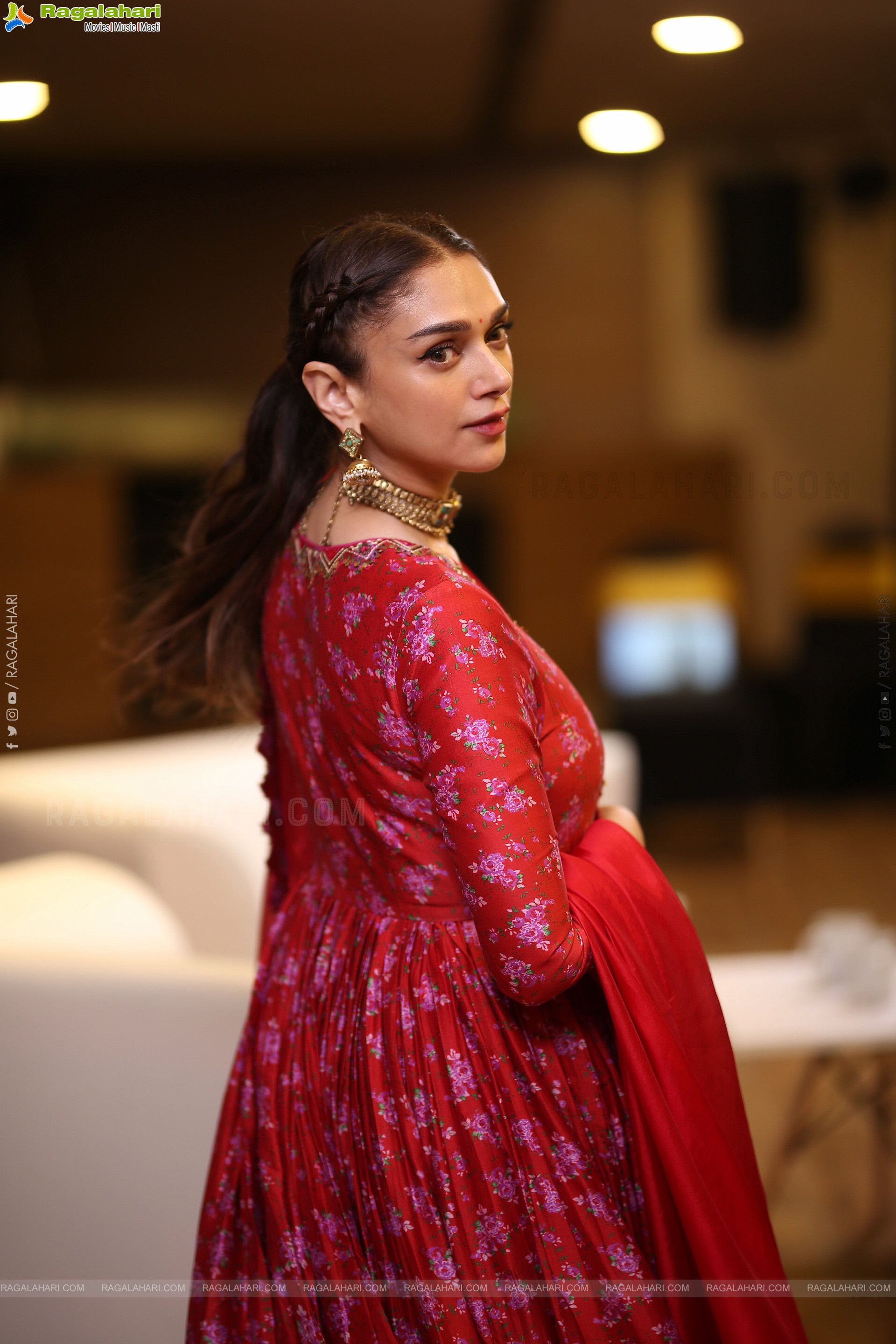 Aditi Rao Hydari at ZEE5's Taj-Divided By Blood, HD Gallery