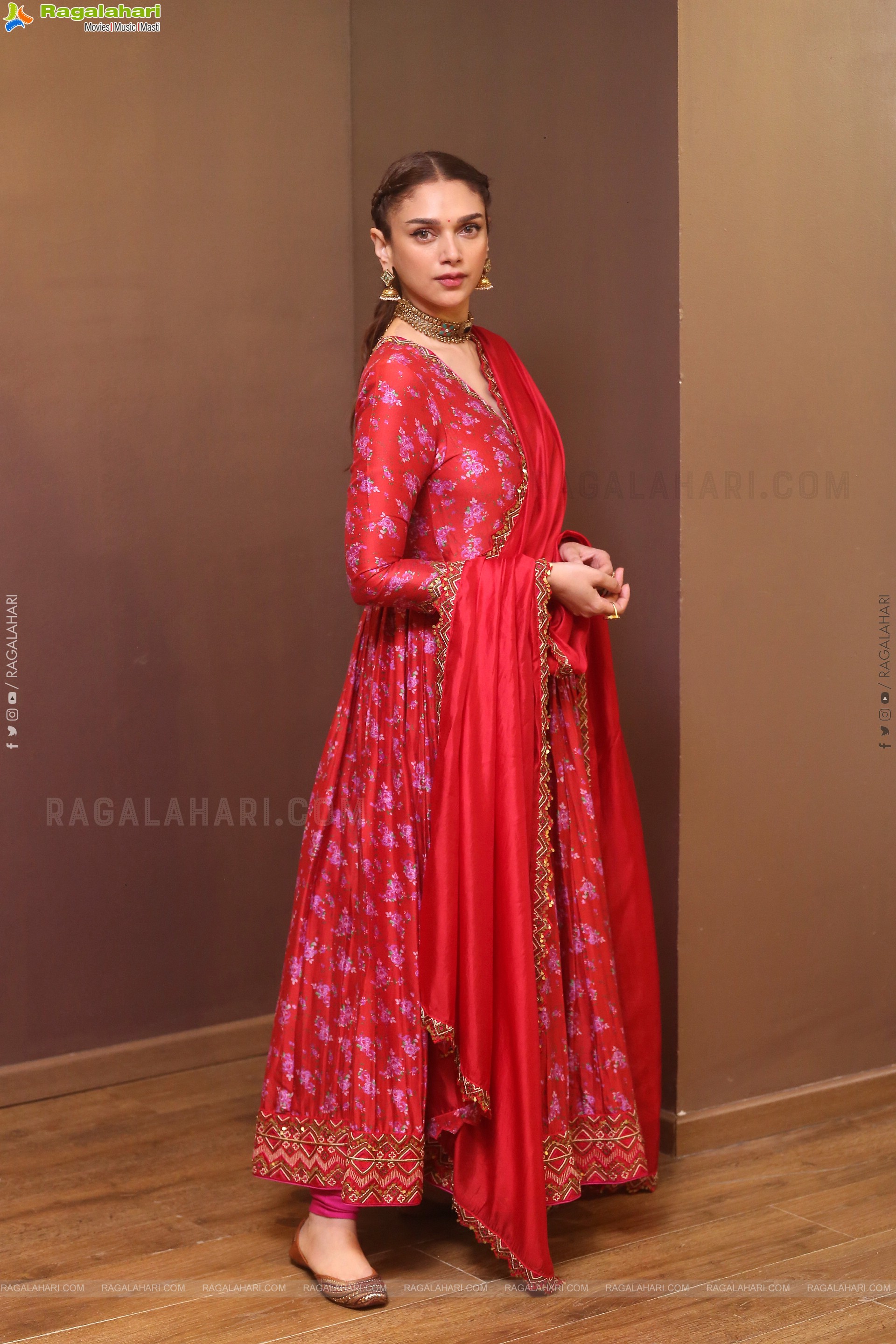 Aditi Rao Hydari at ZEE5's Taj-Divided By Blood, HD Gallery