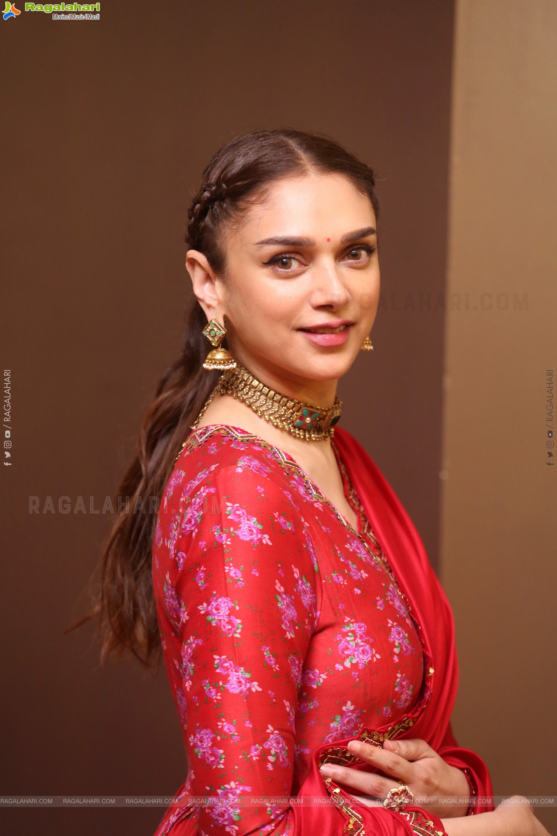 Aditi Rao Hydari at ZEE5's Taj-Divided By Blood, HD Gallery