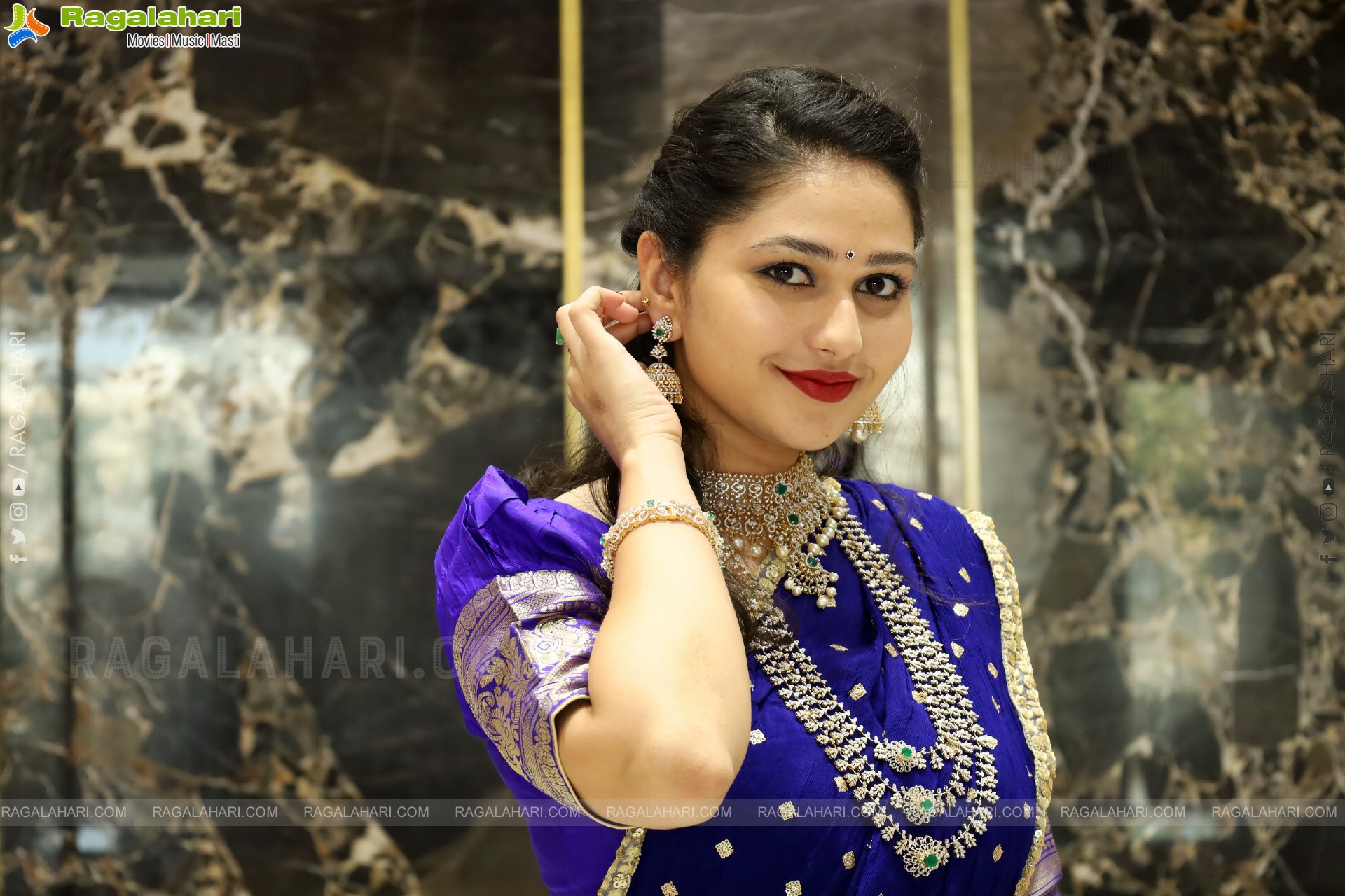 Anusree Reddy at Brinda Diamonds Himayath Nagar, HD Gallery