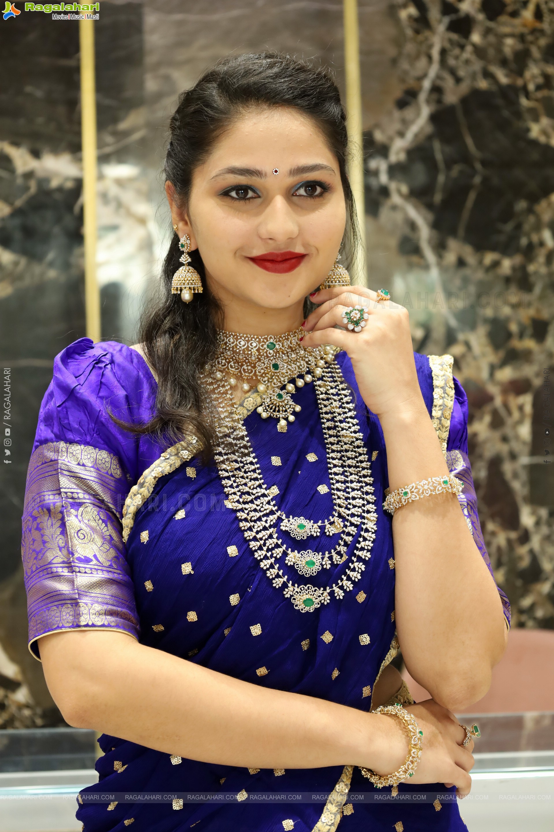 Anusree Reddy at Brinda Diamonds Himayath Nagar, HD Gallery