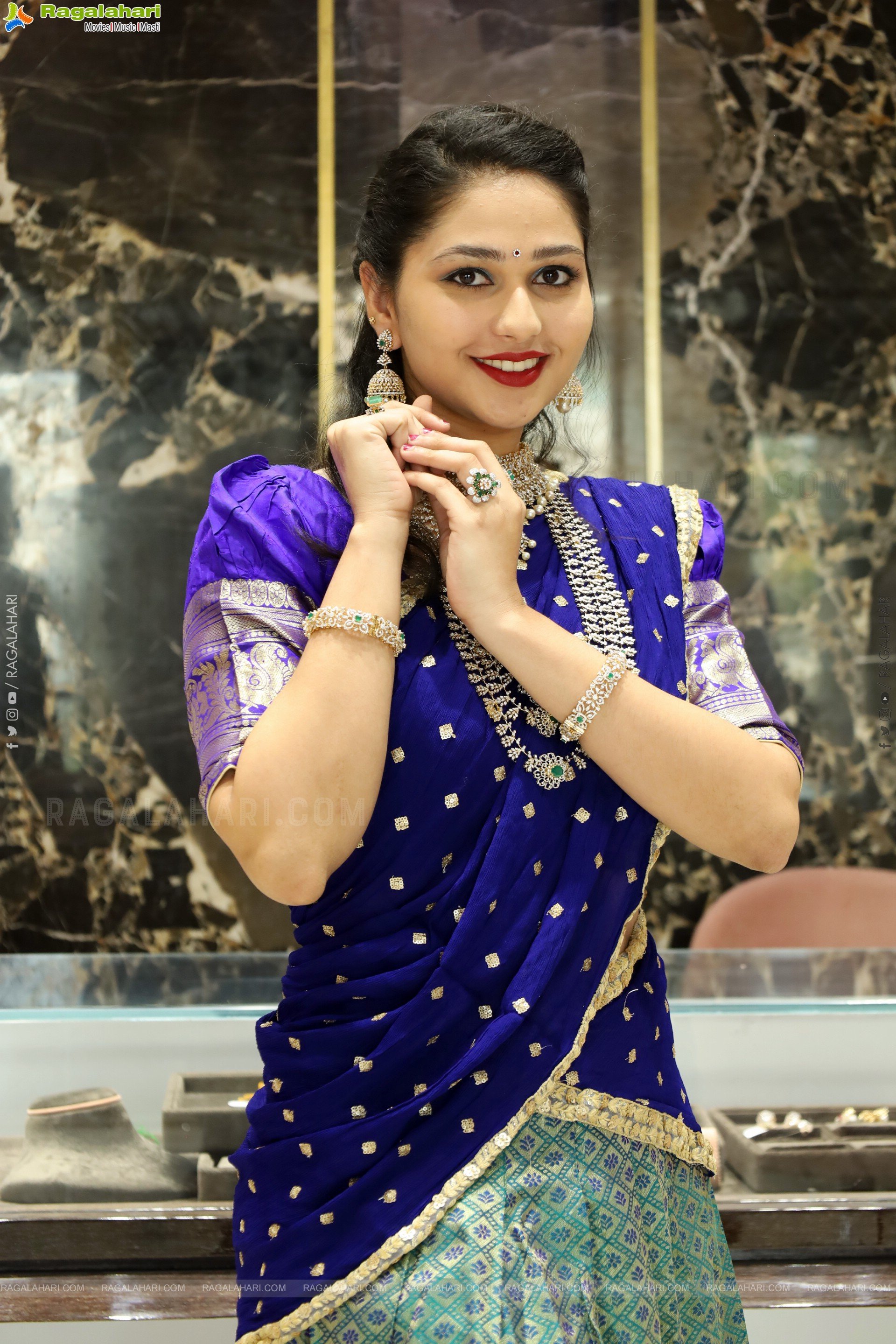 Anusree Reddy at Brinda Diamonds Himayath Nagar, HD Gallery