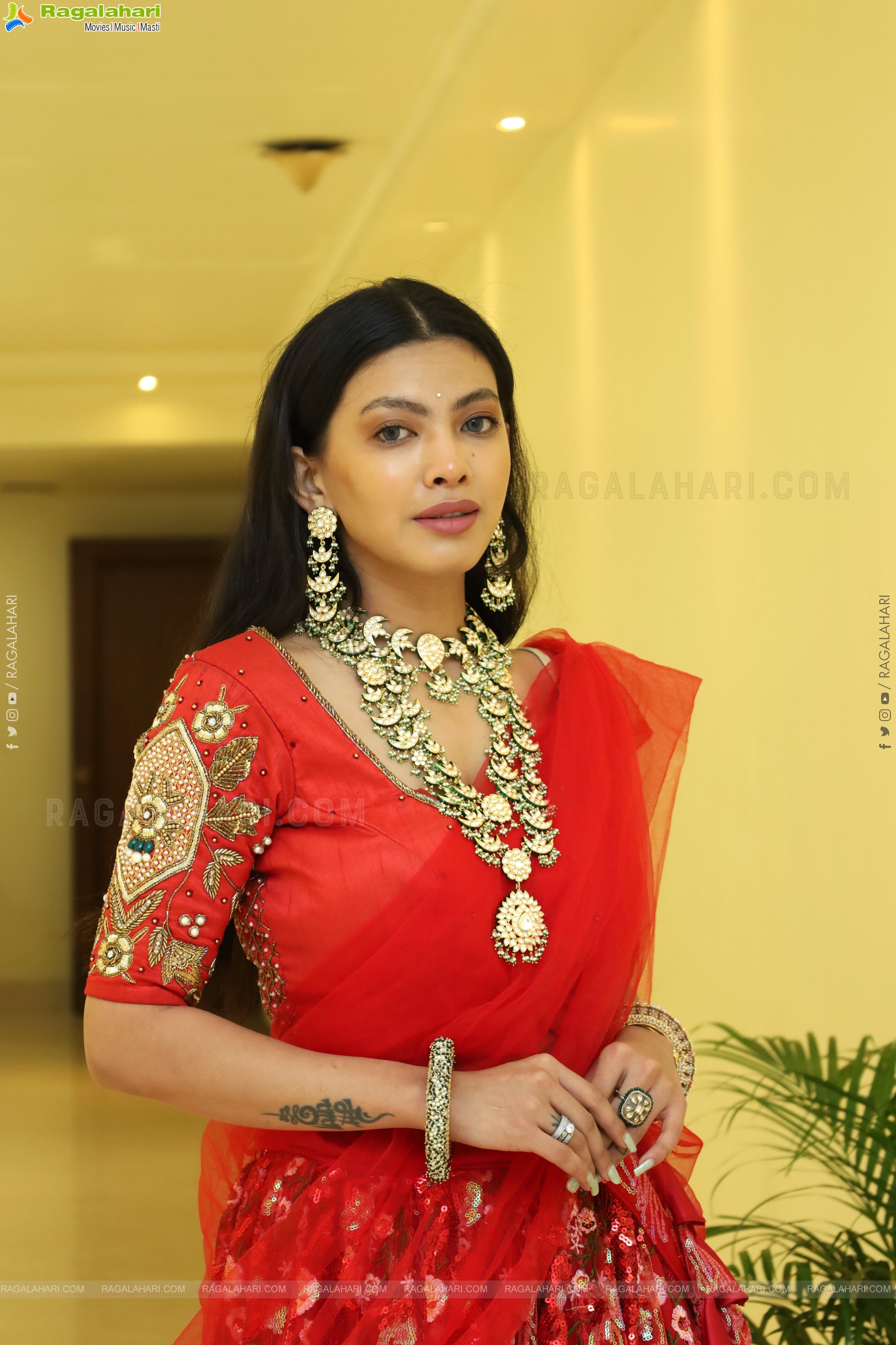 Kavita Mahatho at Sutraa Exhibition Taj Krishna, HD Gallery