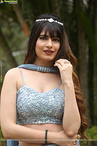 Monal Jagtani at Vairam Teaser Launch