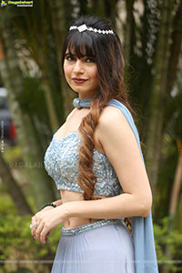 Monal Jagtani at Vairam Teaser Launch