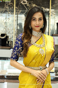 Nishat Shaik at Brinda Diamonds Himayath Nagar