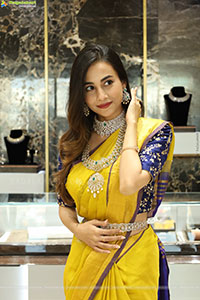 Nishat Shaik at Brinda Diamonds Himayath Nagar