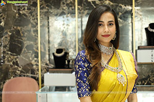 Nishat Shaik at Brinda Diamonds Himayath Nagar