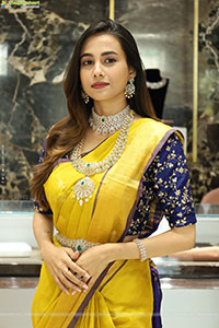 Nishat Shaik at Brinda Diamonds Himayath Nagar