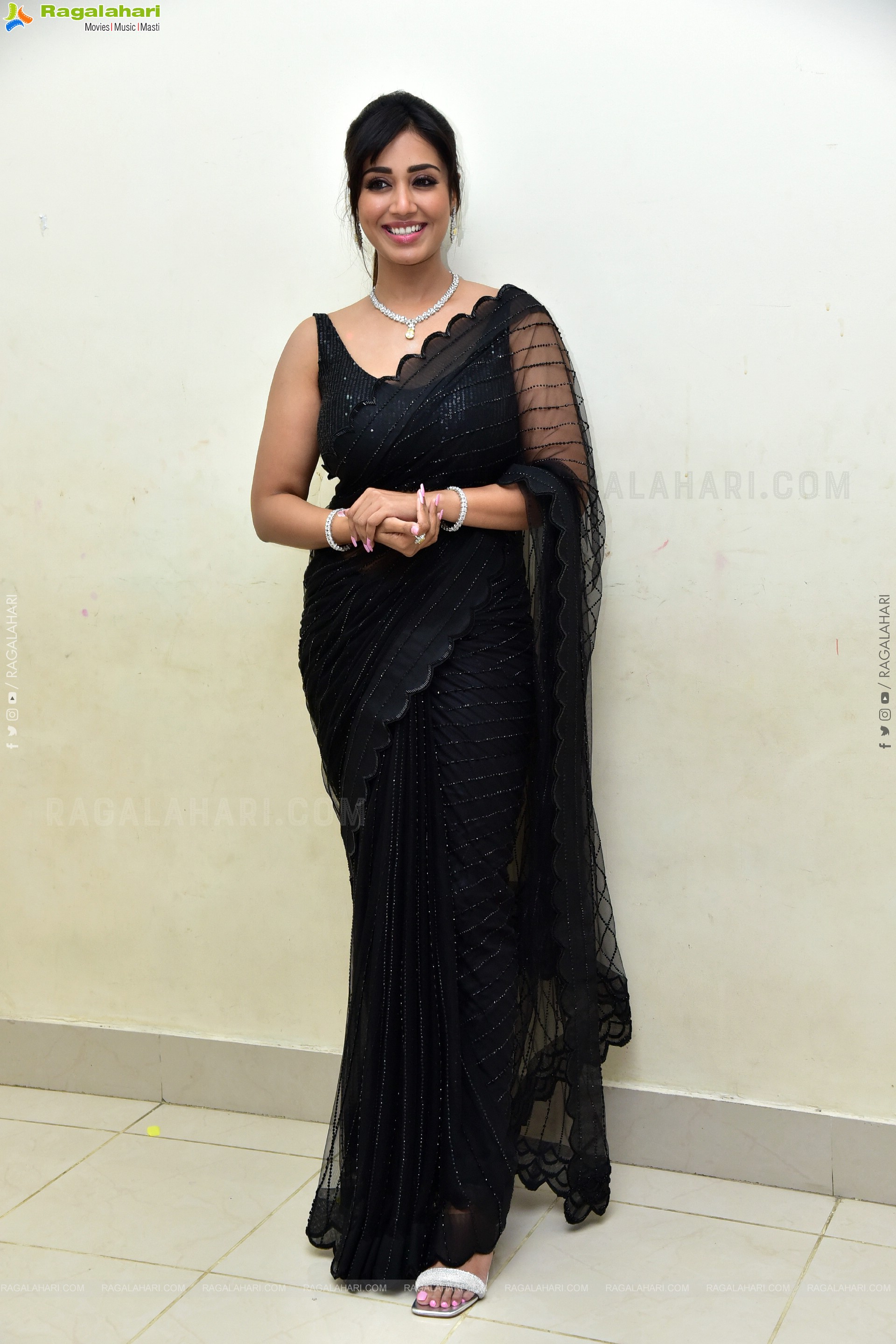 Nivetha Pethuraj at Dhamki Pre-Release Event, HD Gallery