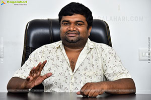 Director Naveen Reddy at Vey Daruvey Interview, HD Gallery